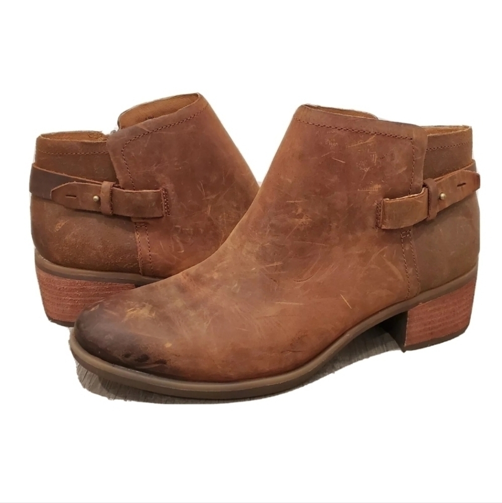 NEW Korks Sonya Brown Distressed Ankle Boot